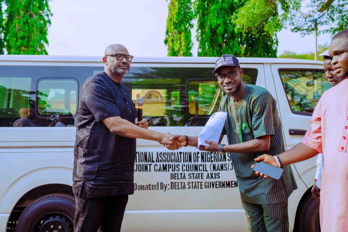 Delta State Government Donates Two Buses To NANS, NADESSTU